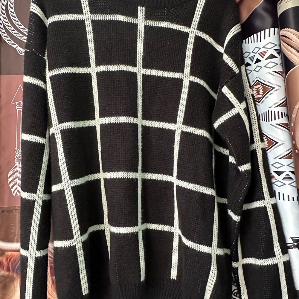 Forever 21 Black and Cream Checkered Sweater